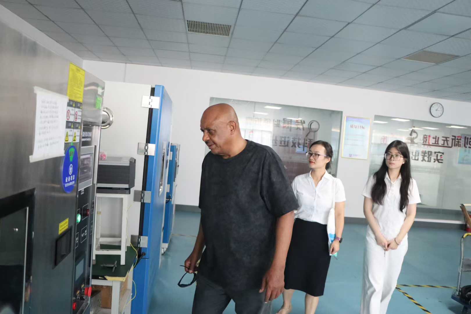 Client's tour of the inspection center